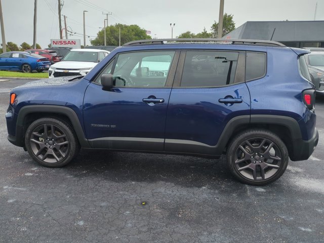 Used 2021 Jeep Renegade Latitude w/ Sun & Sound Group image 8