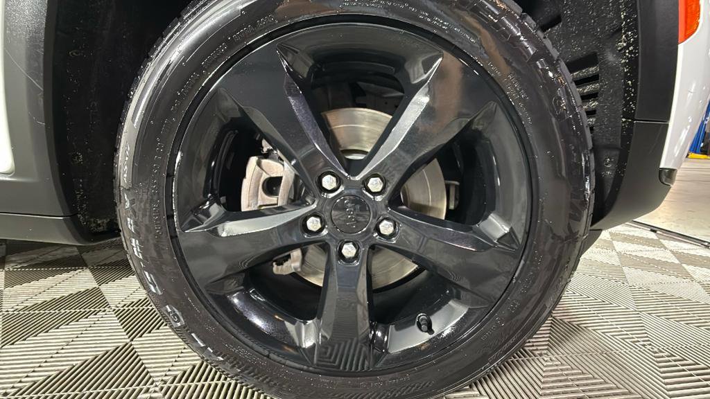 Used 2022 Jeep Grand Cherokee L Limited w/ Black Appearance Package image 38