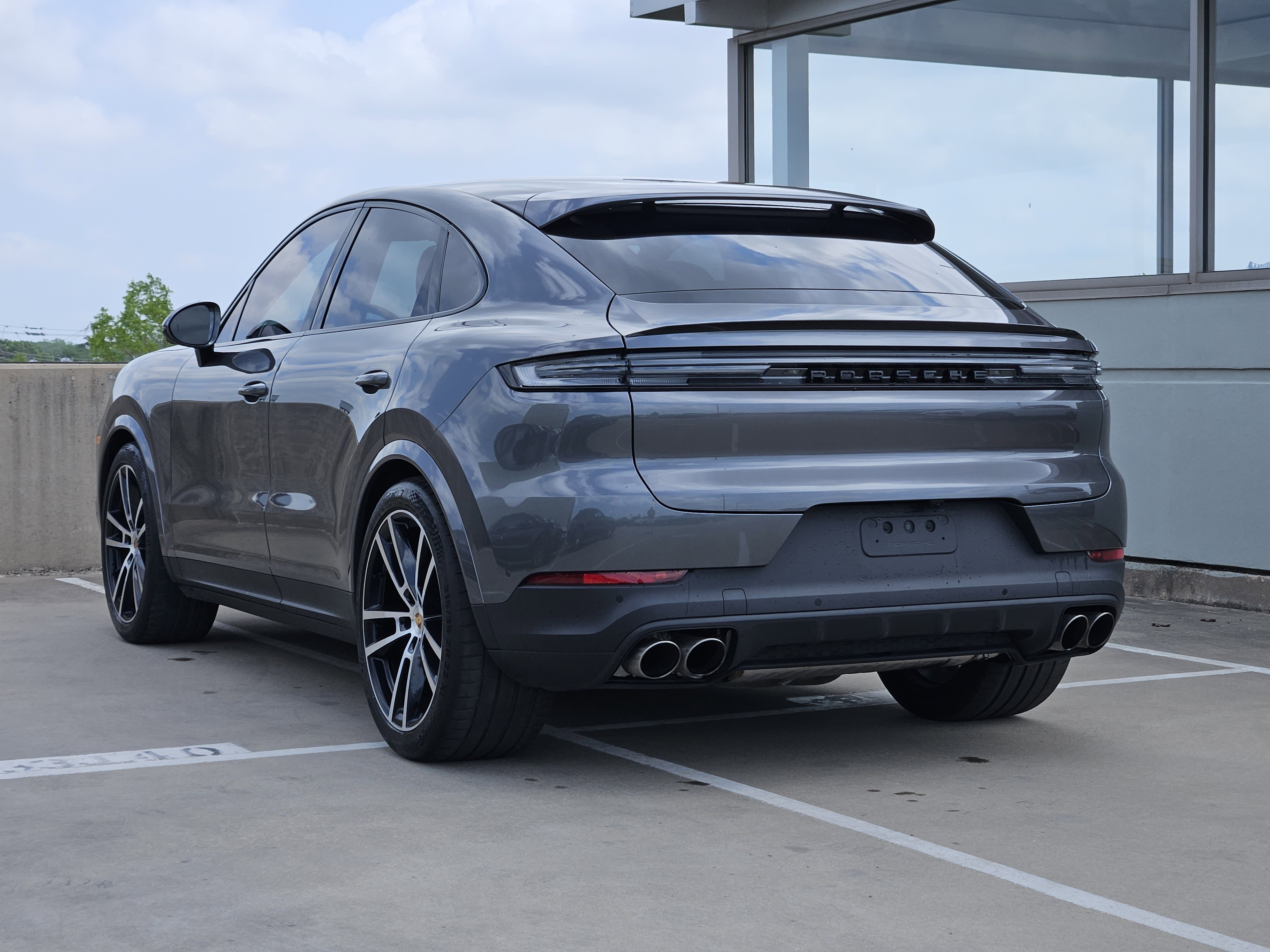 Certified 2024 Porsche Cayenne S image 3