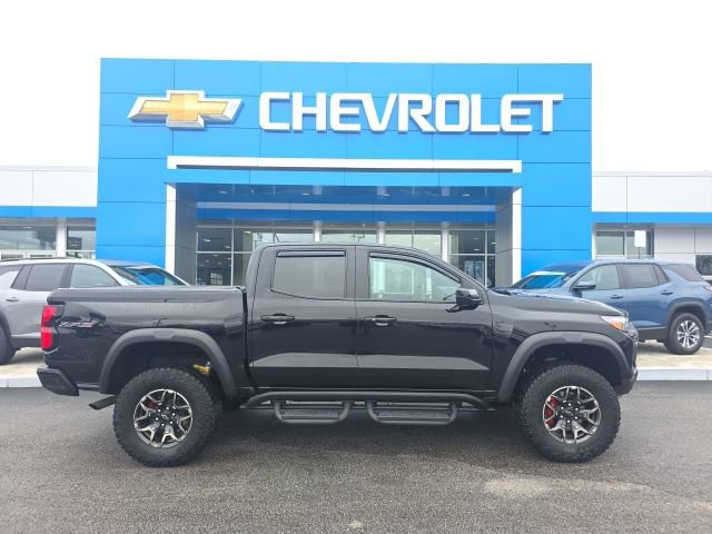 Used 2023 Chevrolet Colorado ZR2 w/ ZR2 Convenience Package III image 2