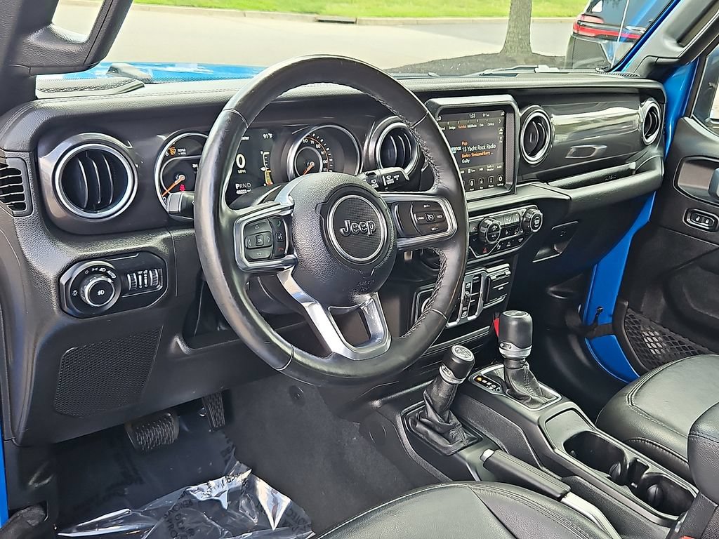 Used 2022 Jeep Wrangler Unlimited Sahara AWD/4WD image 26