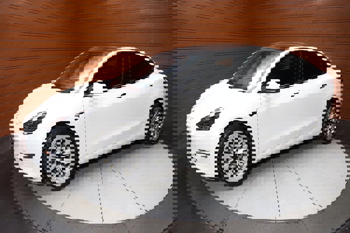 Used 2023 Tesla Model 3 Standard Range image 7