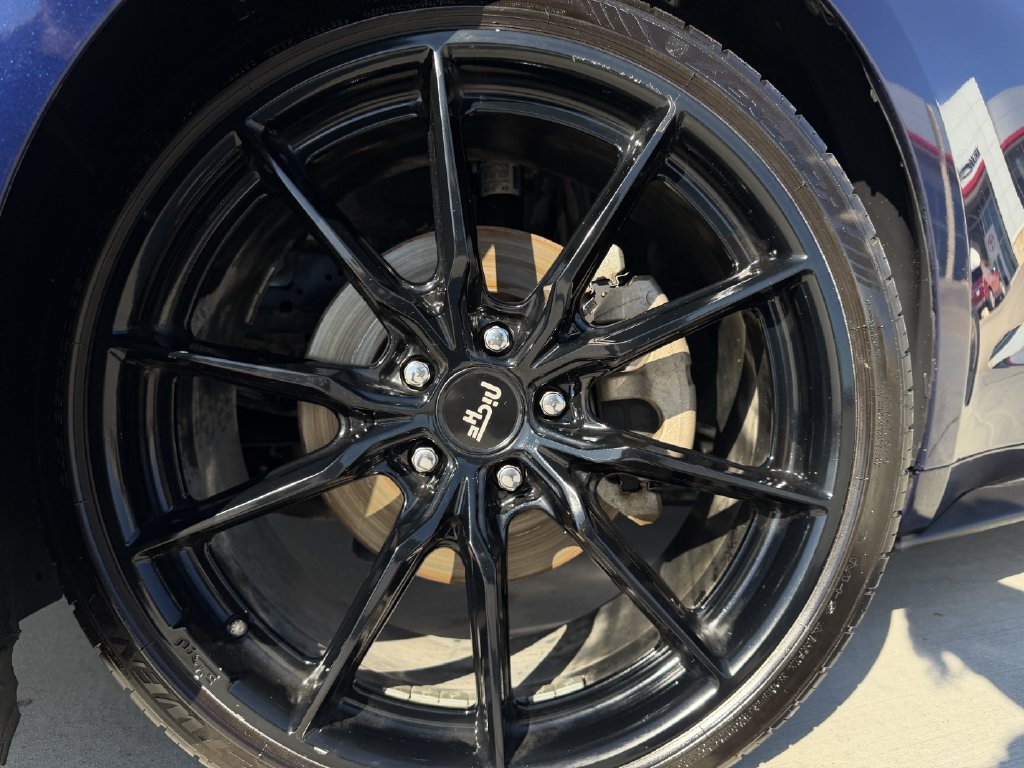 Used 2018 Ford Mustang Coupe w/ Equipment Group 101A RWD image 9