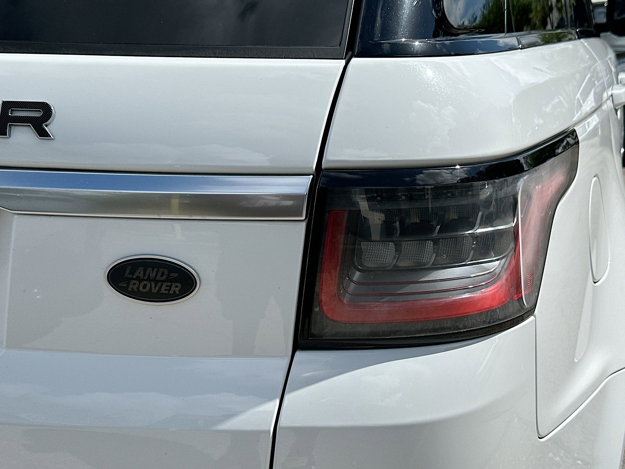 Used 2020 Land Rover Range Rover Sport HSE image 32