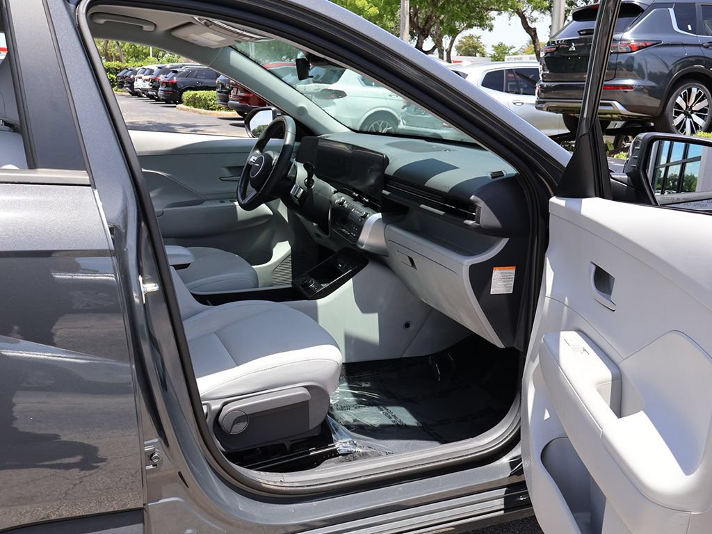 Used 2024 Hyundai Kona SEL FWD image 31