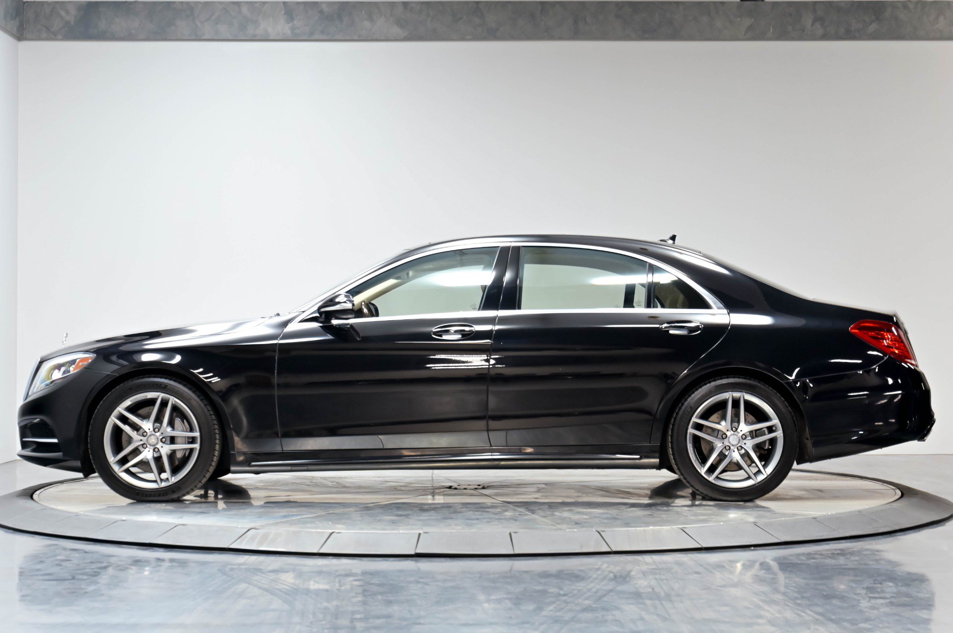 Used 2016 Mercedes-Benz S 550 4MATIC Sedan image 42