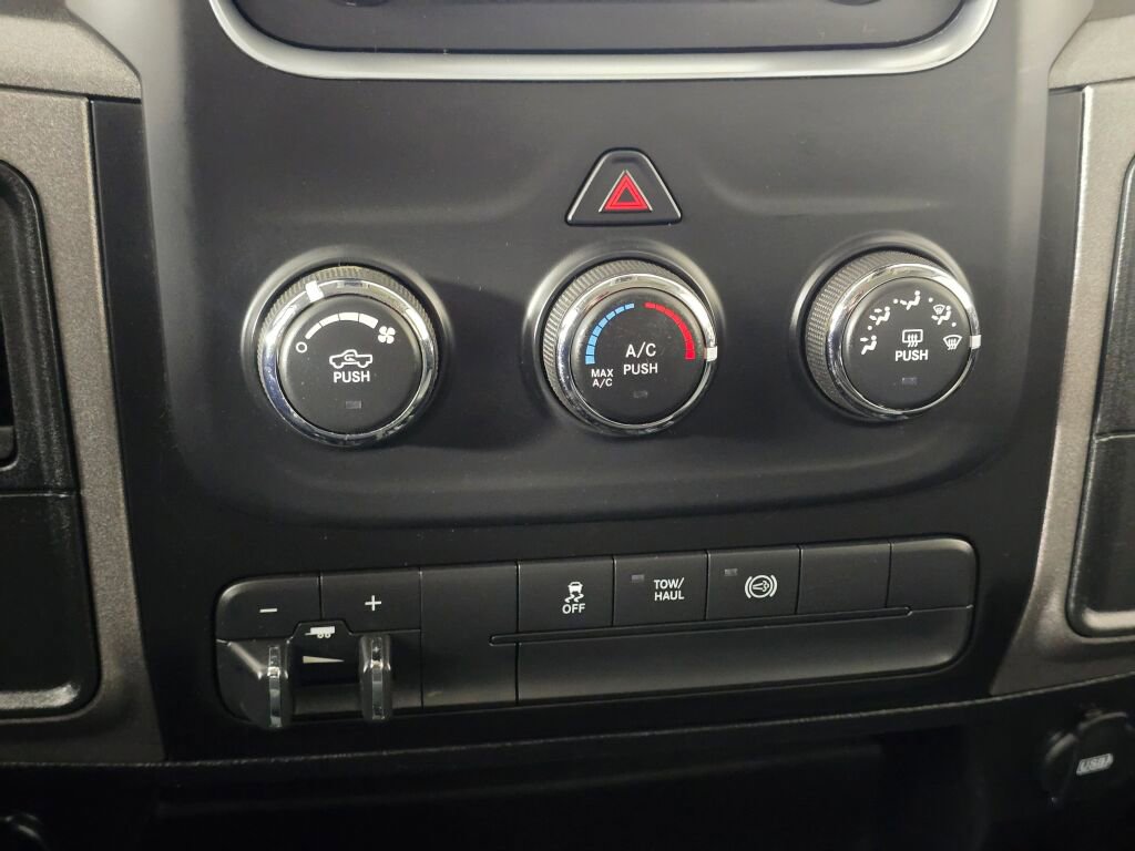 Used 2018 RAM 3500 Tradesman w/ Chrome Appearance Group image 33