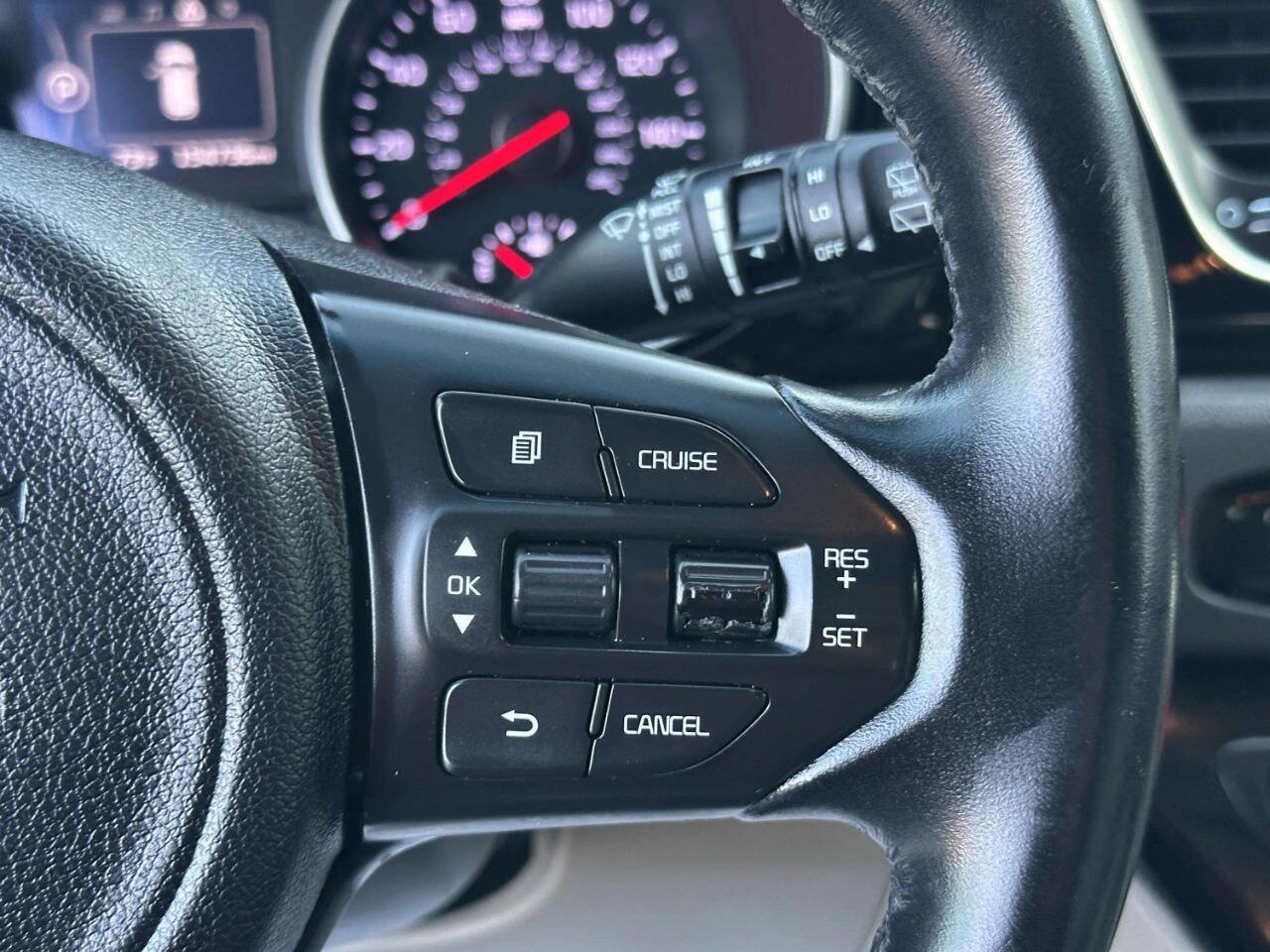 Used 2015 Kia Sedona EX FWD image 33