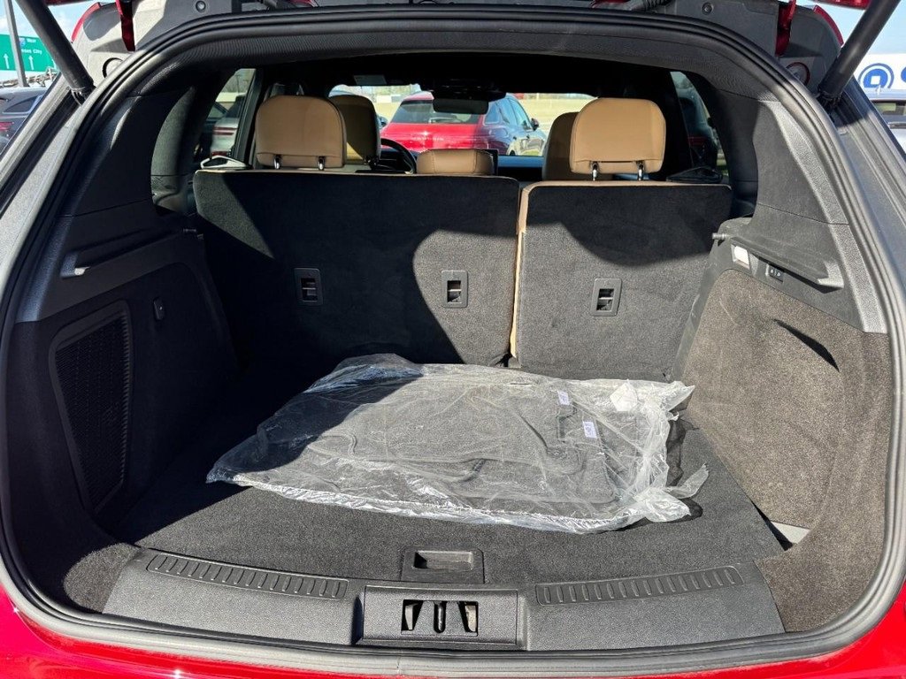 Used 2023 Lincoln Corsair Reserve w/ Equipment Group 201A image 6