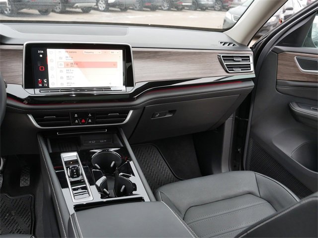 Certified 2025 Volkswagen Atlas SEL image 24