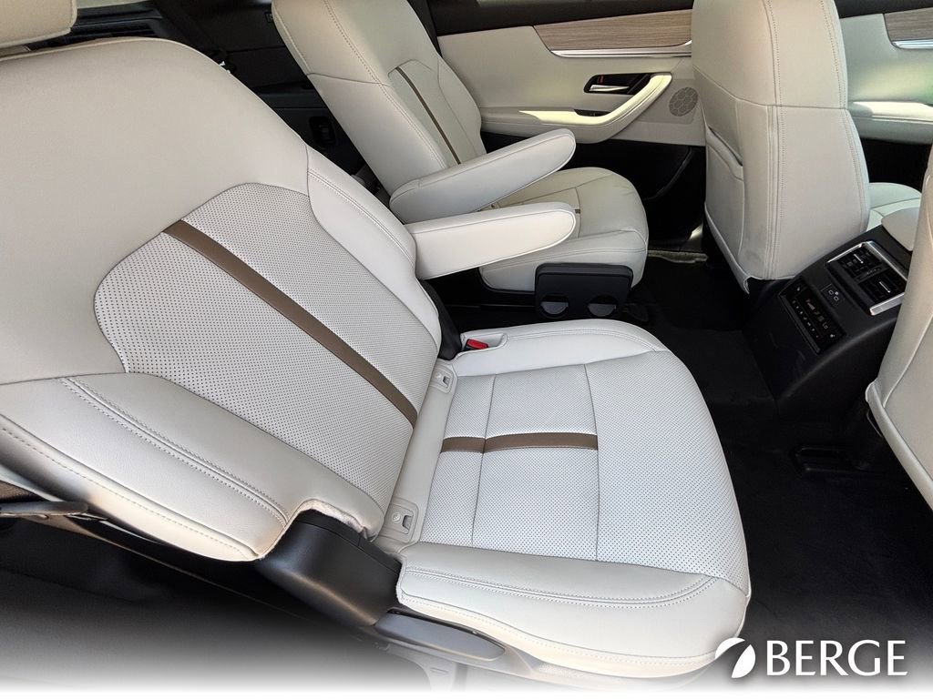New 2025 MAZDA CX-90 Plug-In Hybrid w/ Premium Plus image 15