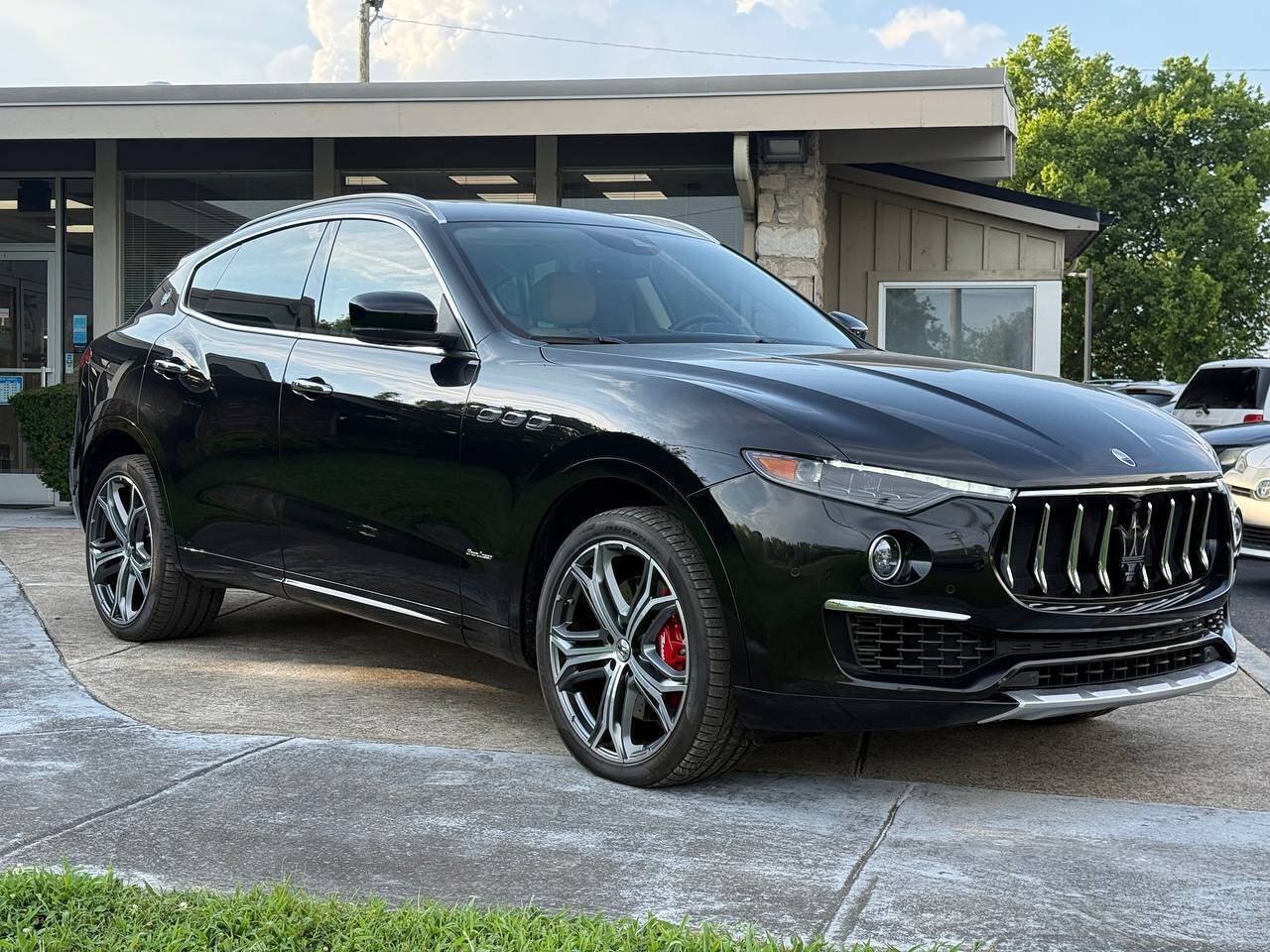 Used 2019 Maserati Levante S GranLusso AWD/4WD image 3