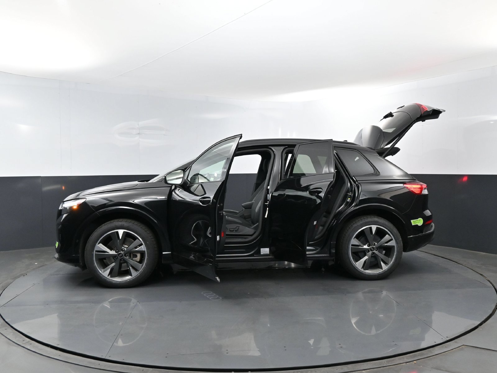 Certified 2023 Audi Q4 e-tron Premium Plus w/ Premium Plus AWD/4WD image 27
