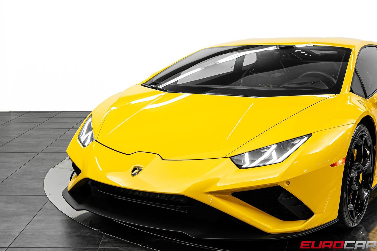 Used 2021 Lamborghini Huracan EVO RWD image 13