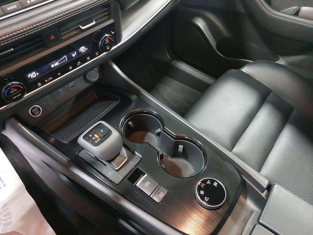 Used 2023 Nissan Rogue SV w/ SV Premium B Package AWD/4WD image 25