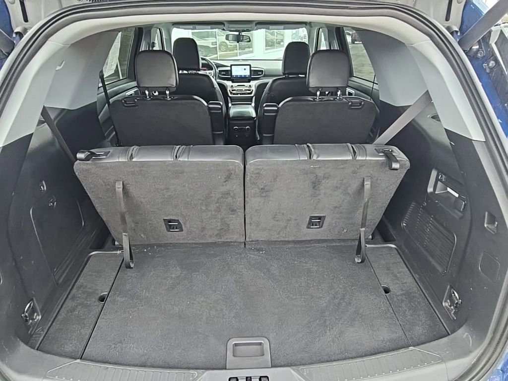 Used 2023 Ford Explorer XLT w/ Equipment Group 202A image 11