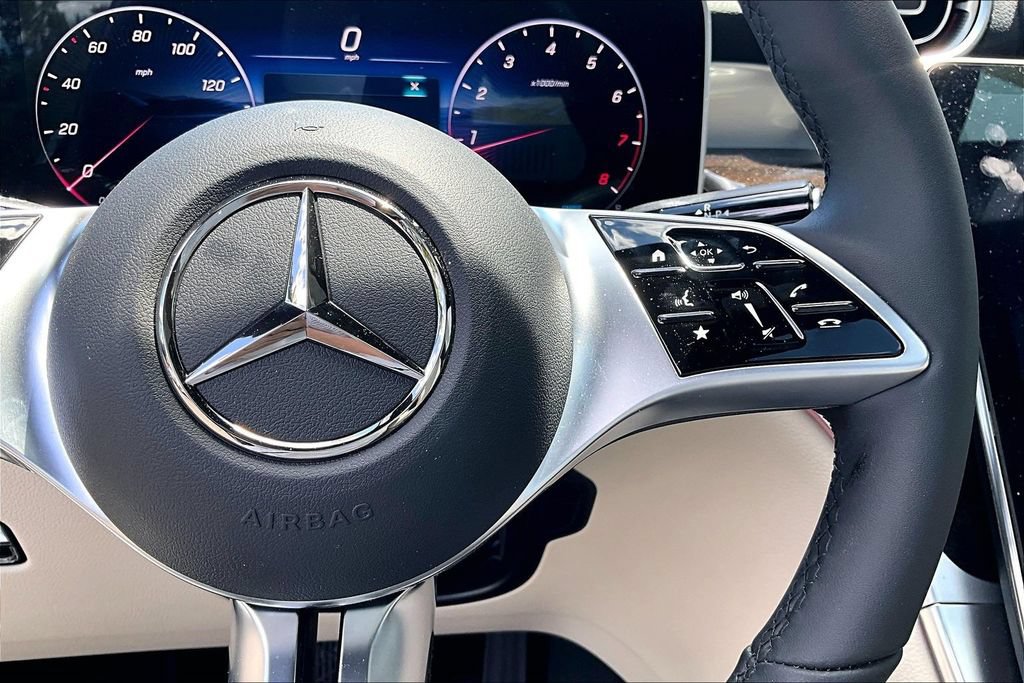 Used 2025 Mercedes-Benz GLC 300 4MATIC image 21