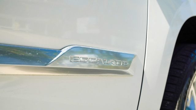 Used 2019 Cadillac Escalade ESV Premium Luxury RWD image 36