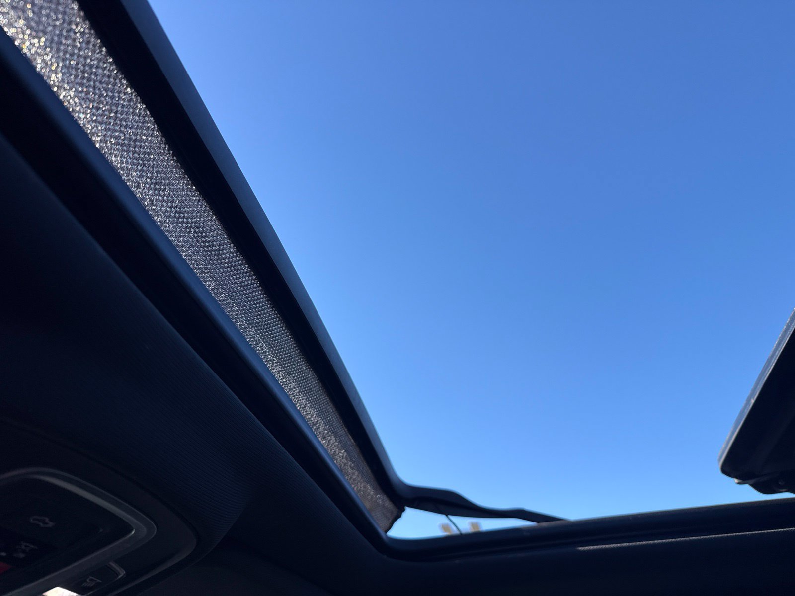 Used 2019 RAM 1500 Laramie AWD/4WD image 3