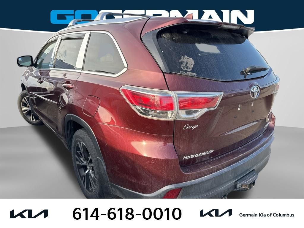 Used 2016 Toyota Highlander XLE image 3