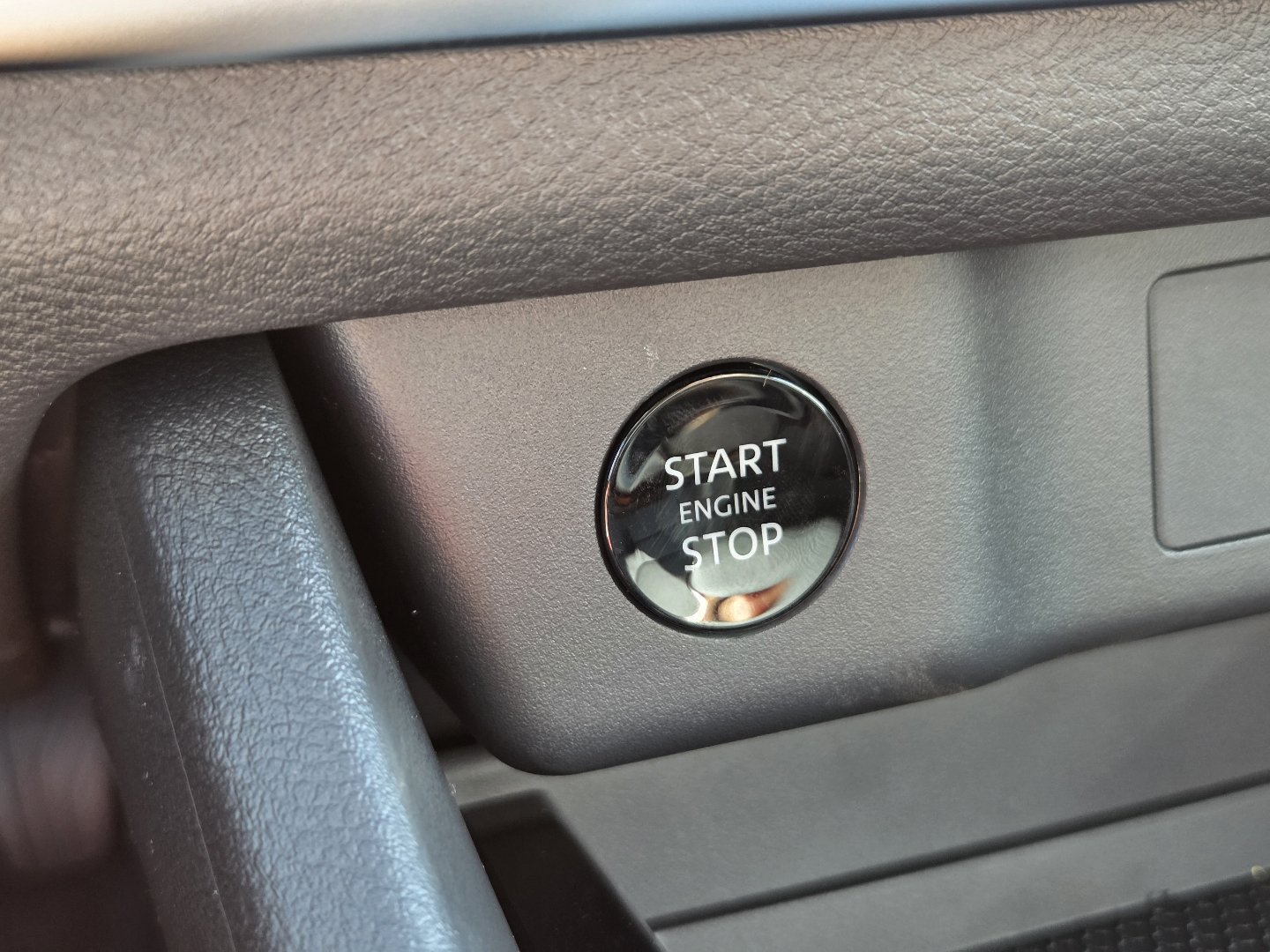 New 2027 Nissan Rogue Dark Armor AWD/4WD image 33