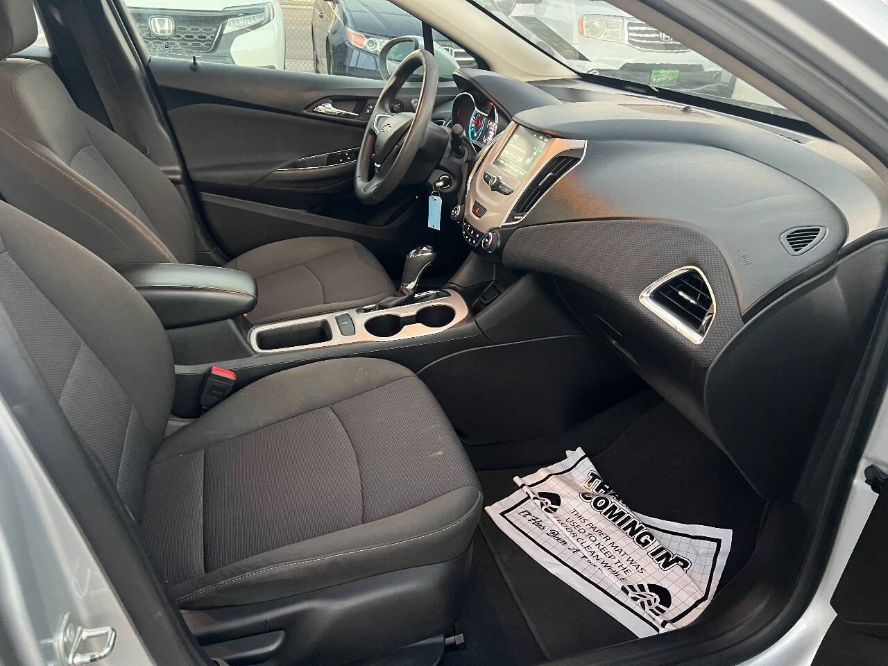 Used 2018 Chevrolet Cruze LS FWD image 11