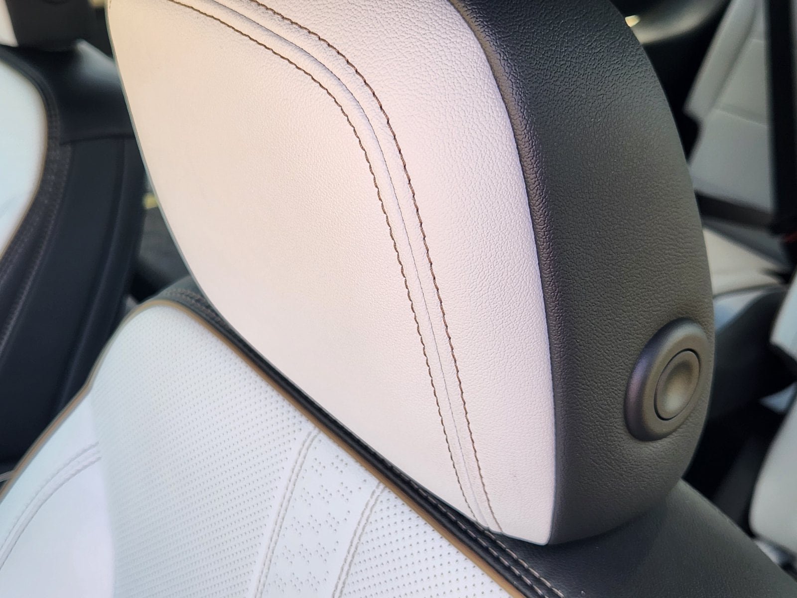 Used 2026 Chevrolet Traverse High Country w/ LPO, Floor Liner Package FWD image 21