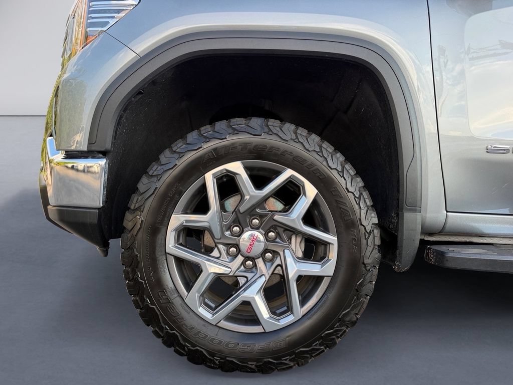 Used 2024 GMC Sierra 1500 SLT w/ SLT Premium Plus Package AWD/4WD image 9