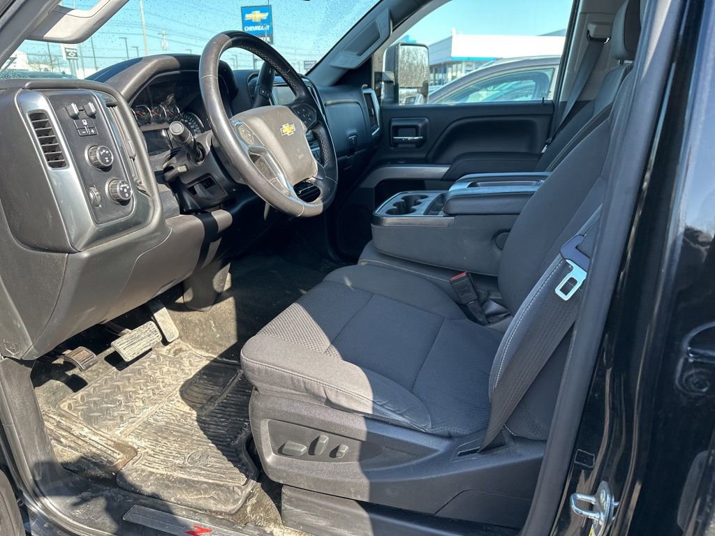 Used 2017 Chevrolet Silverado 2500 LT w/ Midnight Edition image 5