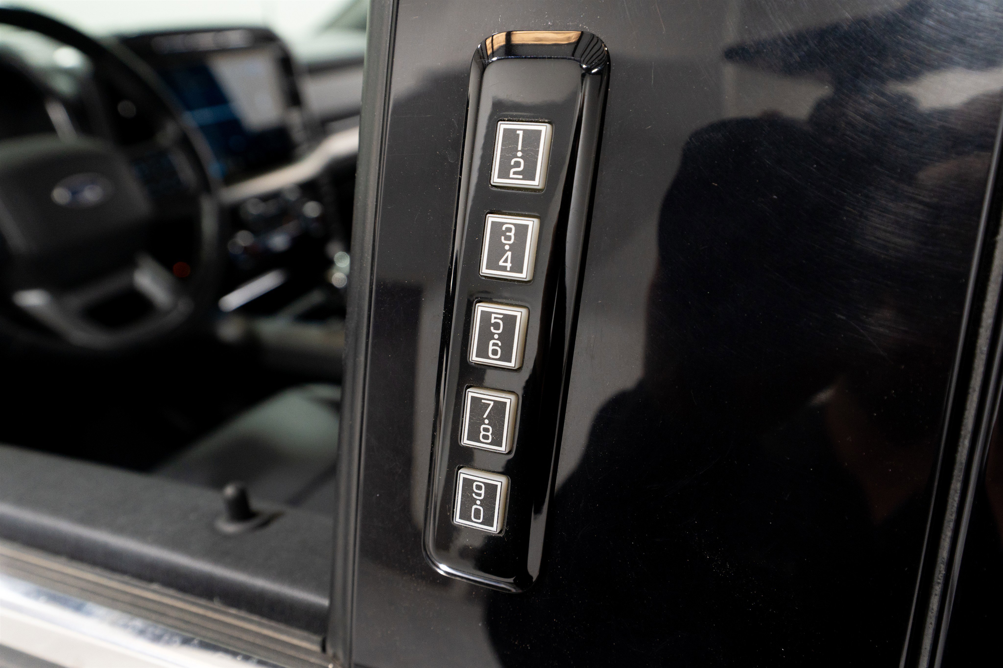 Used 2021 Ford F150 Lariat AWD/4WD image 13