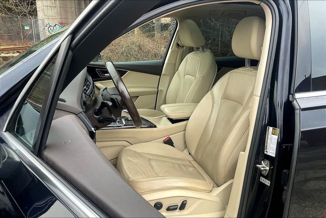 Used 2017 Audi Q7 3.0T Premium Plus w/ Premium Plus Package image 25