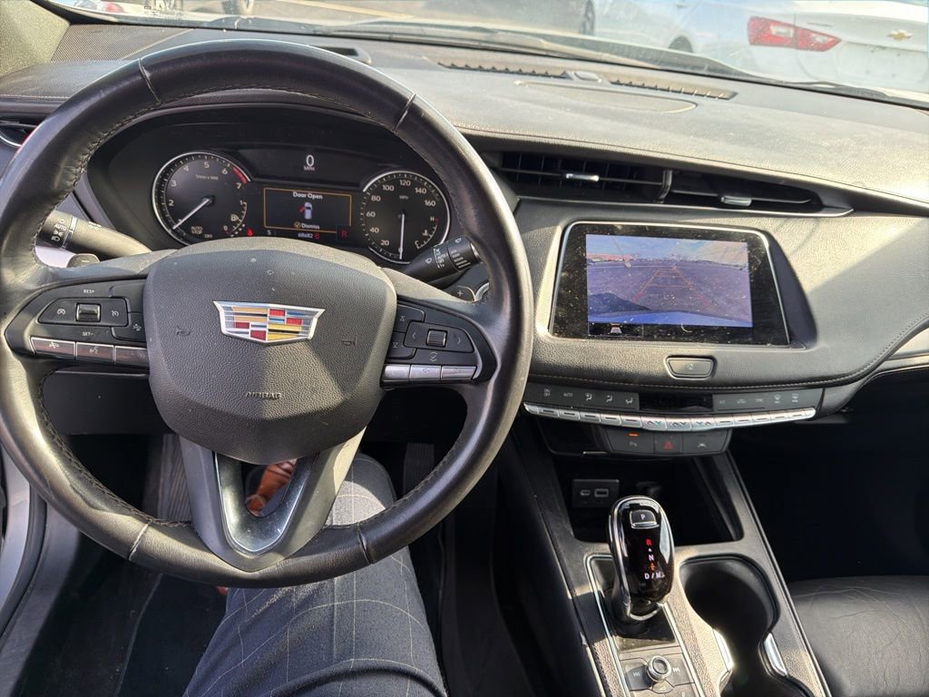 Used 2023 Cadillac XT4 Premium Luxury image 11
