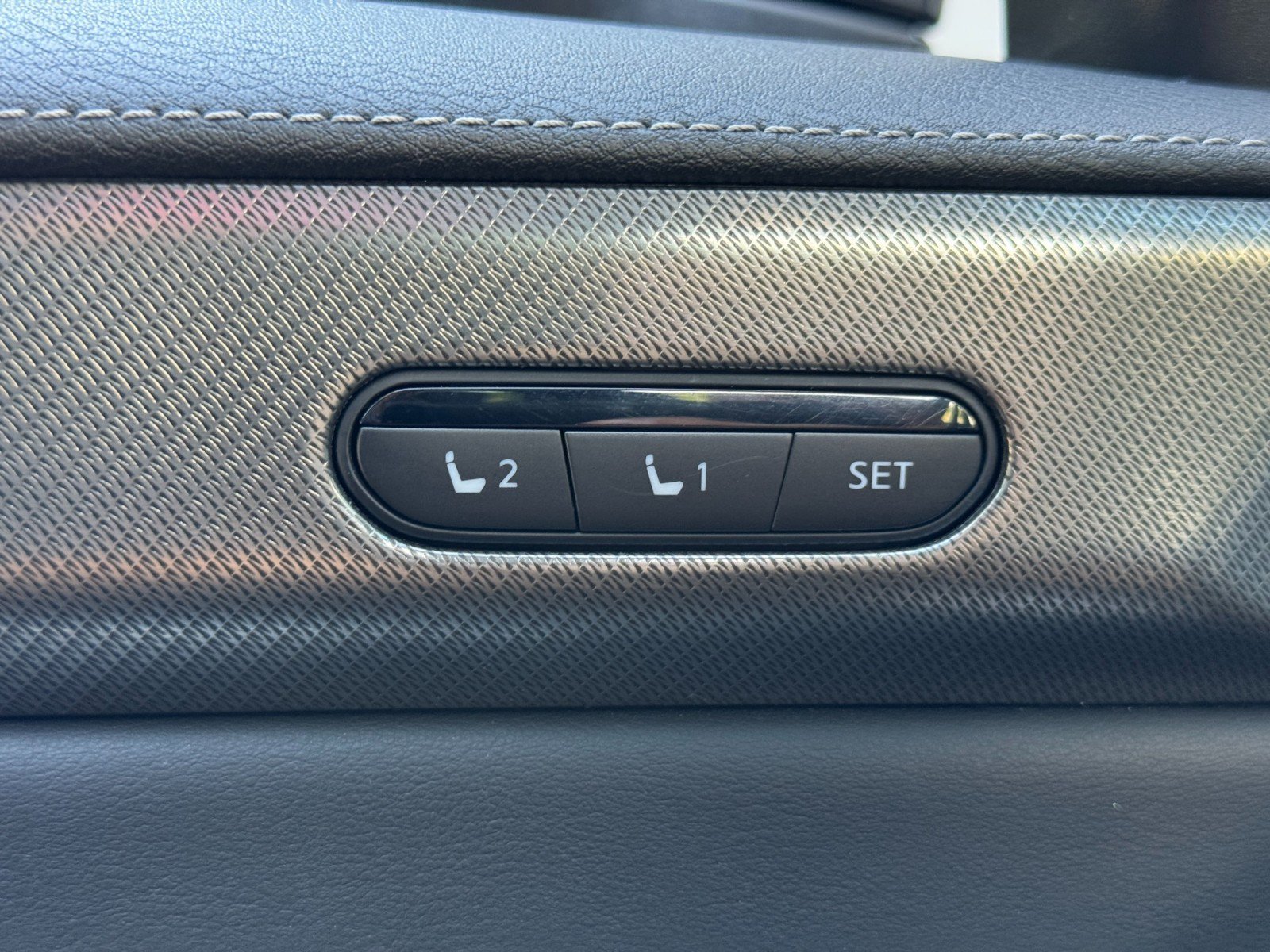 Used 2022 INFINITI QX60 Luxe w/ Performance Audio Package FWD image 18