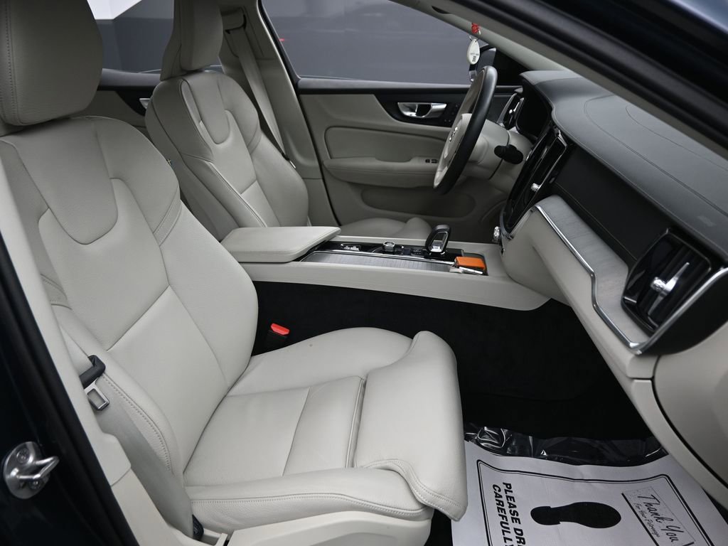 Used 2024 Volvo S60 B5 Ultimate image 30