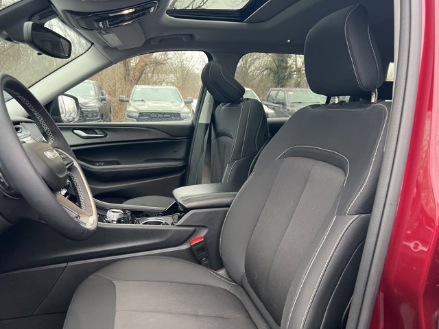 Used 2023 Jeep Grand Cherokee L Laredo w/ Trailer Tow Group (B) image 3