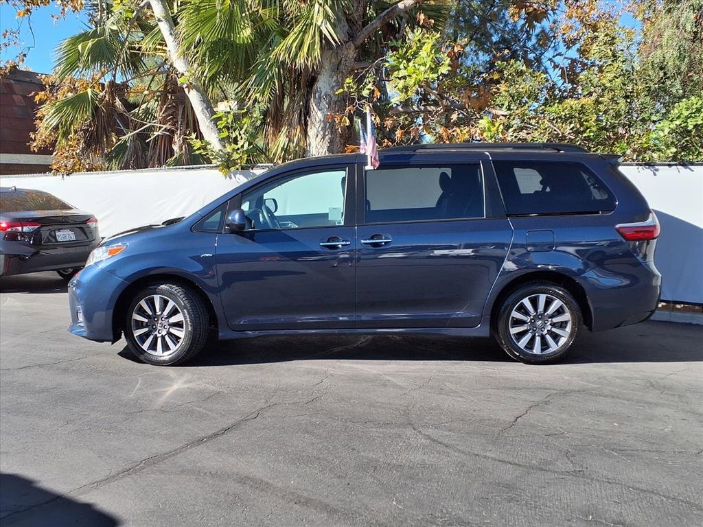Certified 2020 Toyota Sienna XLE image 3