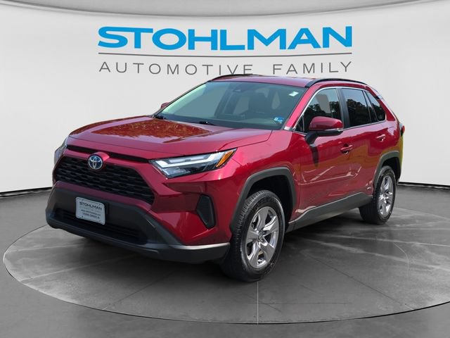 Used 2024 Toyota RAV4 XLE AWD/4WD image 1