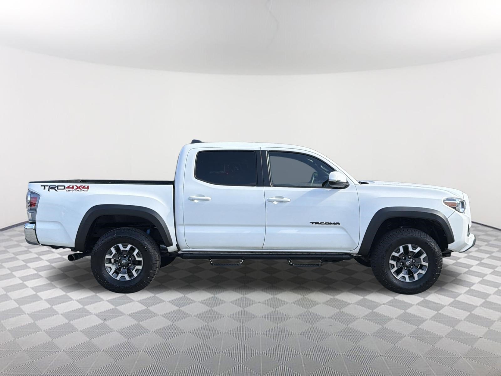 Used 2023 Toyota Tacoma TRD Off-Road w/ Black Out Package (TMS) AWD/4WD image 7