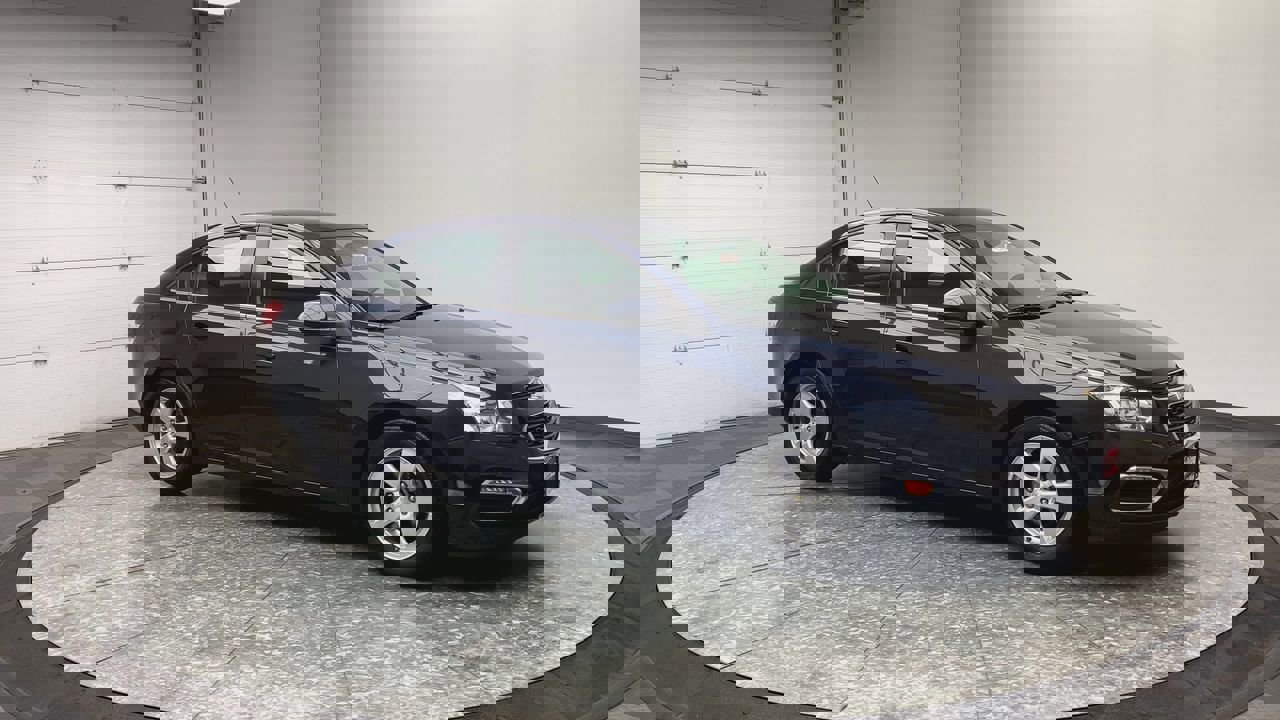 Used 2015 Chevrolet Cruze LT image 35
