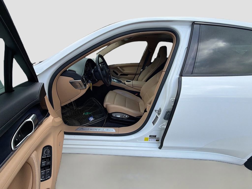 Used 2013 Porsche Panamera 4 Platinum Edition image 32