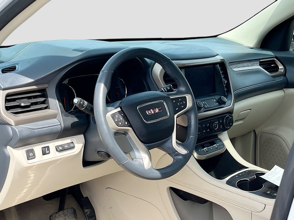 Used 2023 GMC Acadia Denali w/ Denali Technology Package AWD/4WD image 9