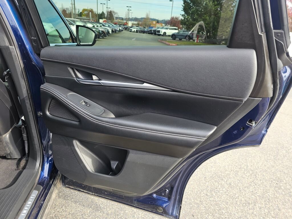 Used 2025 INFINITI QX60 Luxe AWD/4WD image 14
