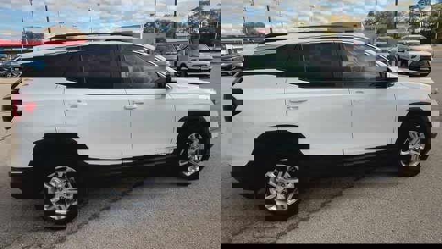 Used 2023 GMC Terrain SLE w/ Driver Convenience Package image 15