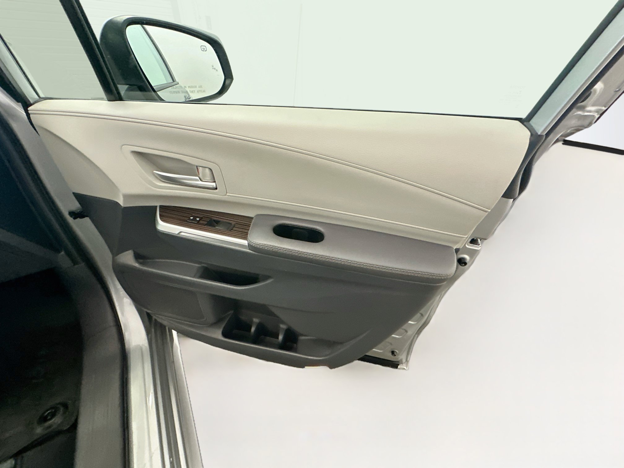 Used 2024 Toyota Sienna XLE w/ XLE Plus Package AWD/4WD image 35