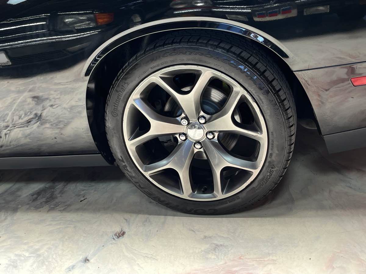 Used 2015 Dodge Challenger SXT Plus RWD image 30