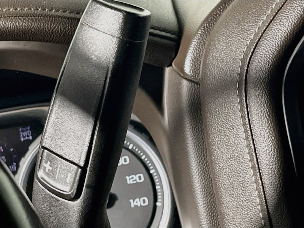 Used 2023 Chevrolet Silverado 2500 LTZ AWD/4WD image 19