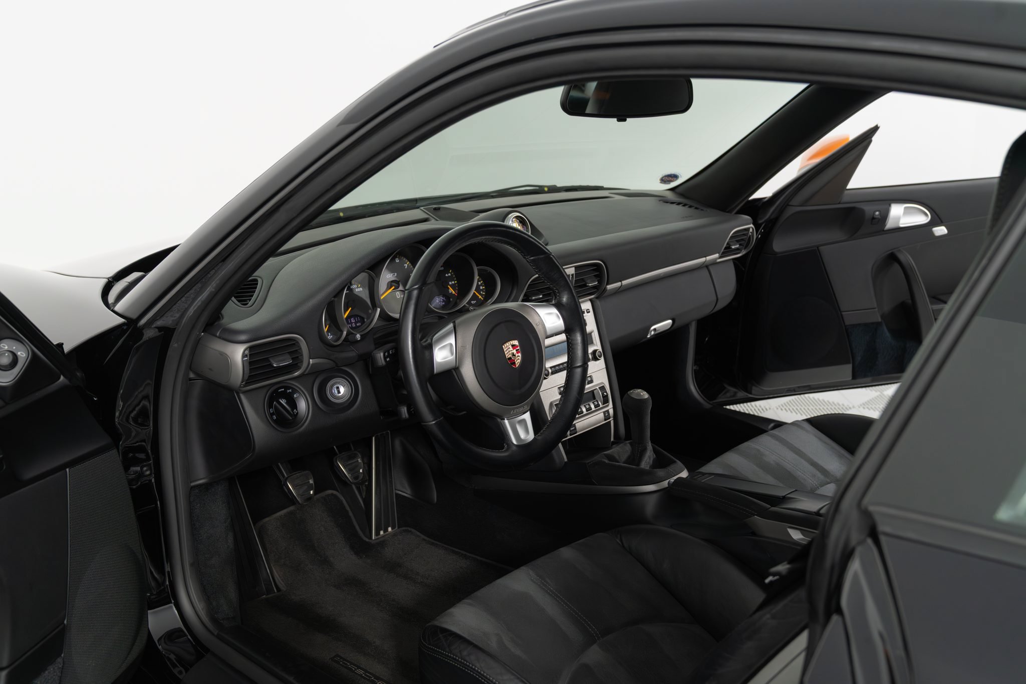 Used 2007 Porsche 911 GT3 RS RWD image 3