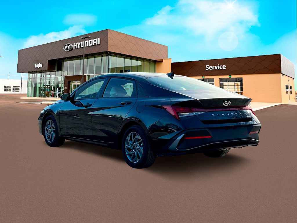 New 2025 Hyundai Elantra SEL FWD image 5