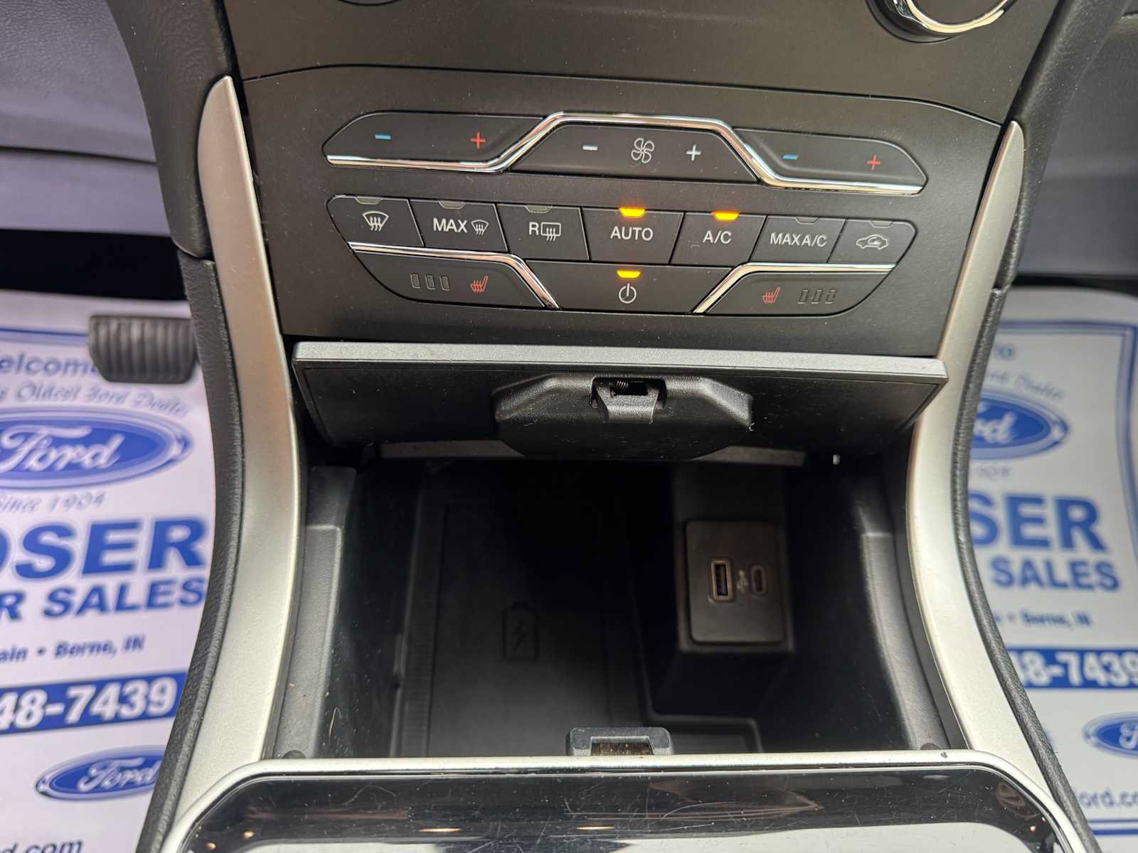 Used 2020 Ford Edge SEL w/ Convenience Package FWD image 3