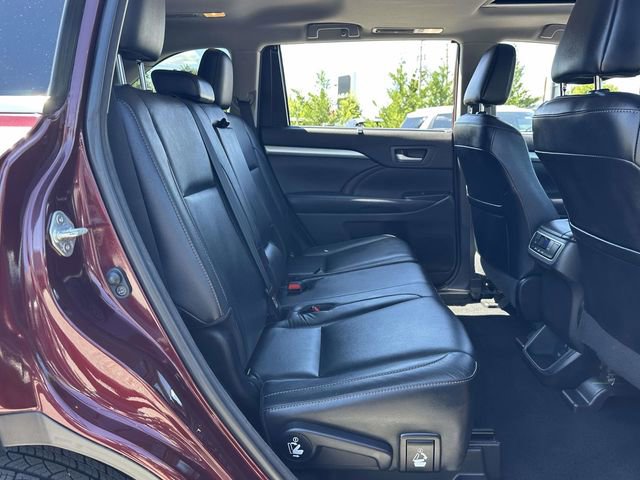 Used 2018 Toyota Highlander XLE AWD/4WD image 20